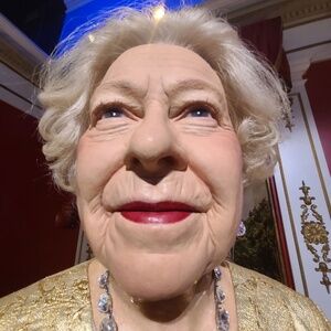 Meet your Posher, Liliitt